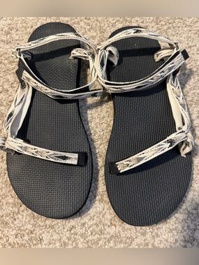 Teva Women's Original Universal Slim Sandals - Wings White/Black 8